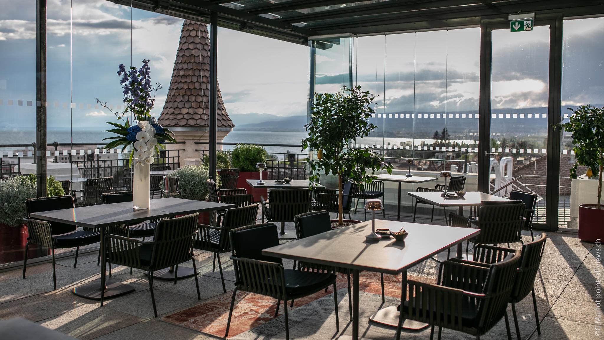 Skylounge royal savoy, lausanne, rooftop barSkylounge royal savoy, lausanne, rooftop bar